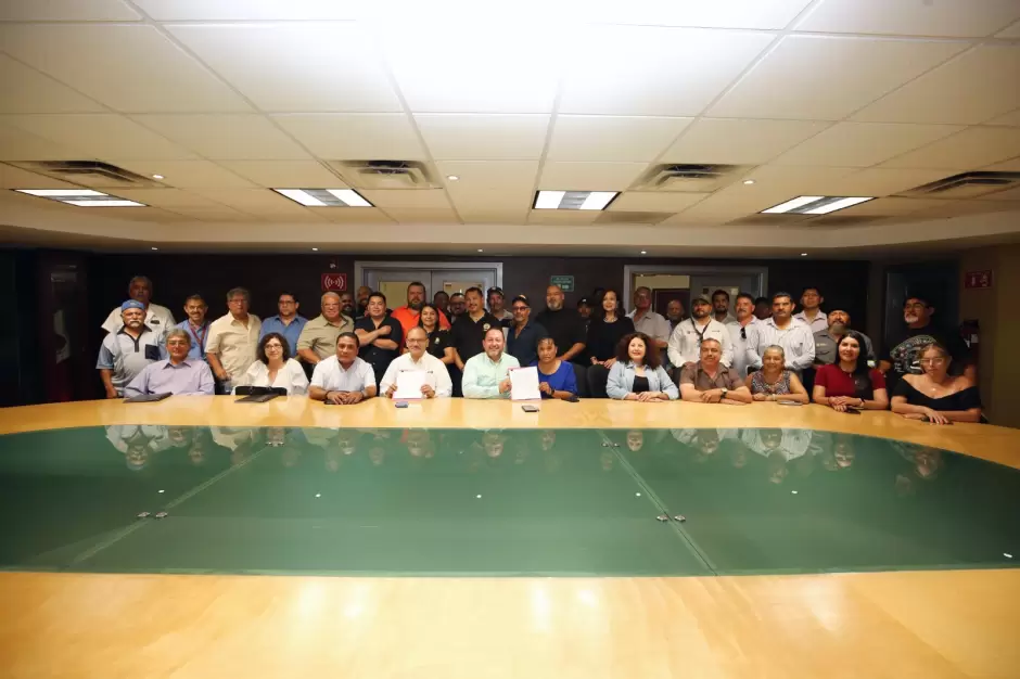 Firman CESPT y Sindicato de Bur�cratas contrato colectivo de trabajo 2024