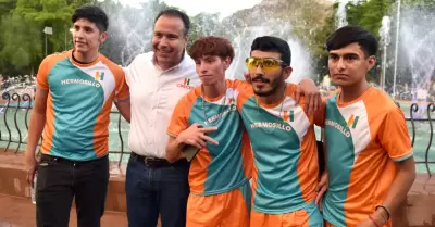 Abandera To�o Astiazar�n a selecci�n Hermosillo de deporte adaptado