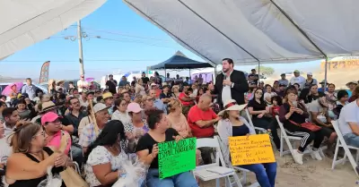Ismael Burgue�o Ruiz se re�ne con l�deres vecinales del Ejido L�zaro C�rdenas
