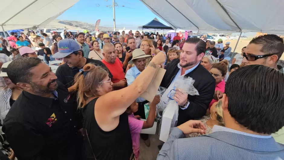 Ismael Burgue�o Ruiz se re�ne con l�deres vecinales del Ejido L�zaro C�rdenas