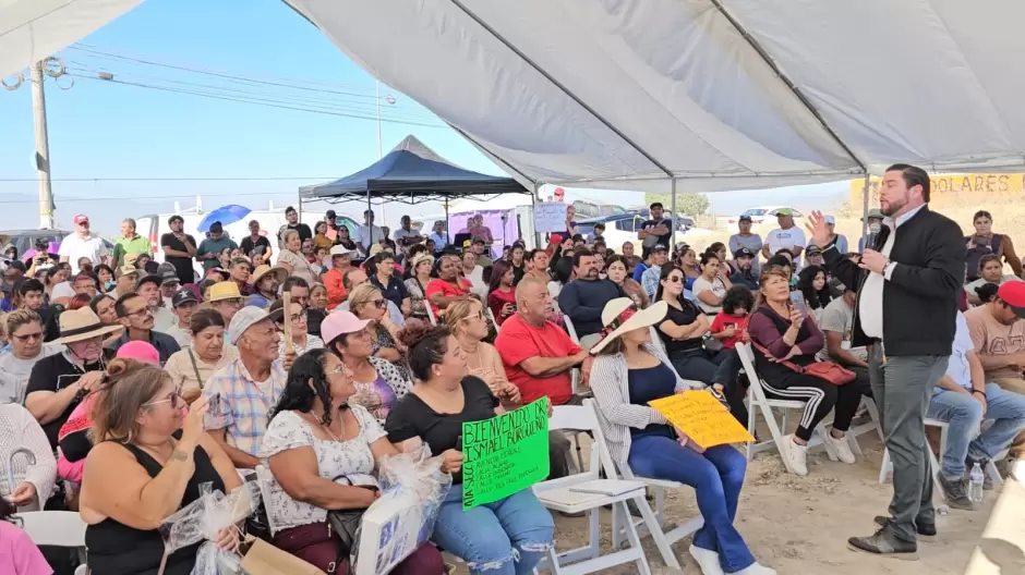 Ismael Burgue�o Ruiz se re�ne con l�deres vecinales del Ejido L�zaro C�rdenas
