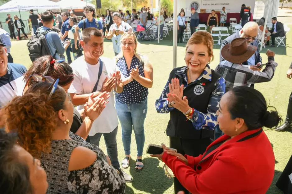 Fiscal General del Estado acerca unidades de atenci�n a colonias de Tijuana