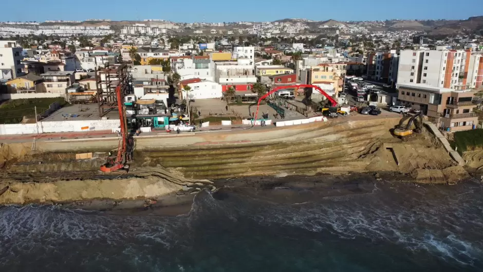 Colapsa techo de caf� en Playas de Tijuana