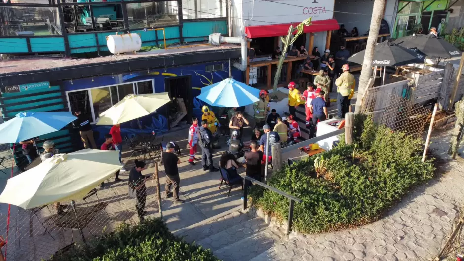 Colapsa techo de caf� en Playas de Tijuana