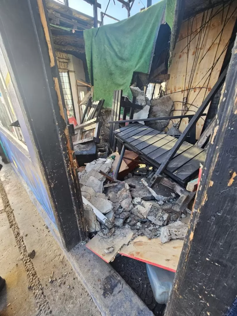 Colapsa techo de caf� en Playas de Tijuana