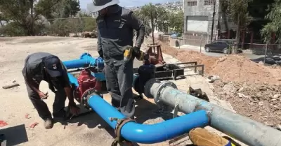 Mantenimiento de v�lvulas y flotadores del sistema hidr�ulico de la ciudad