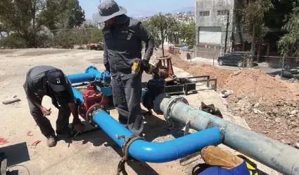Mantenimiento de v�lvulas y flotadores del sistema hidr�ulico de la ciudad