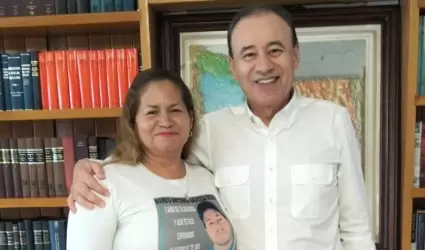 La madre buscadora Ceci Flores comparti� una fotograf�a con el gobernador del es