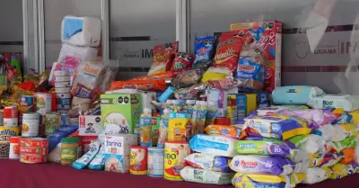 Entrega IMDET donativos del 29 medio marat�n internacional de Tijuana