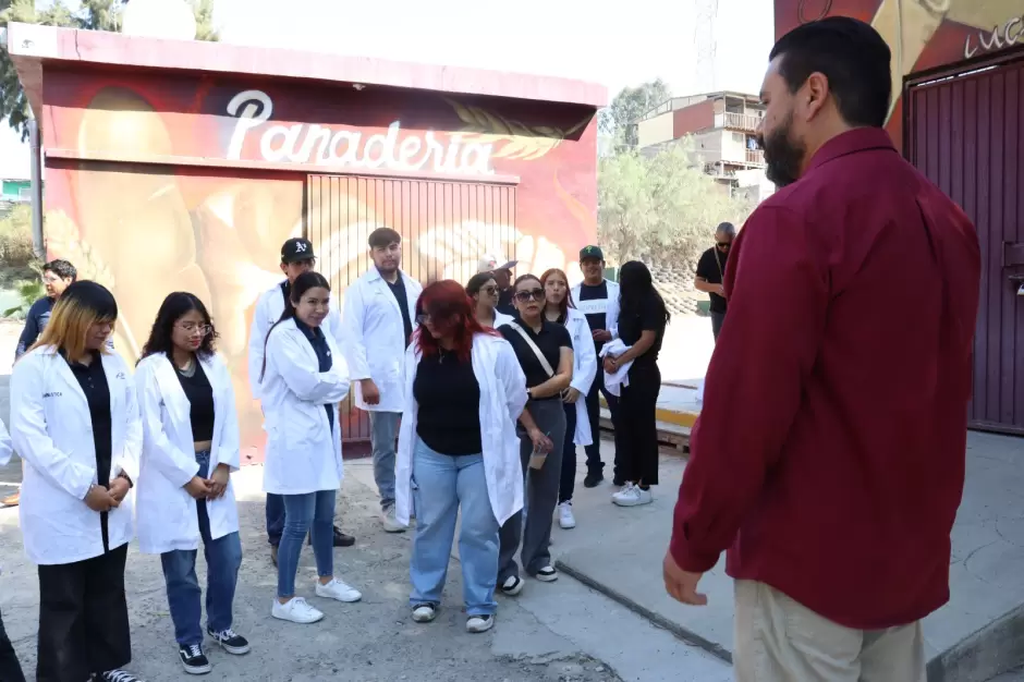 Visitan instalaciones de COTRRSA hombres estudiantes de criminolog�a de la universidad CENYCA