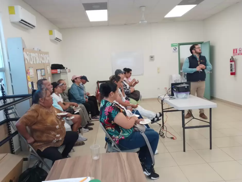 Brindan pl�ticas a j�venes estudiantes para prevenir accidentes viales