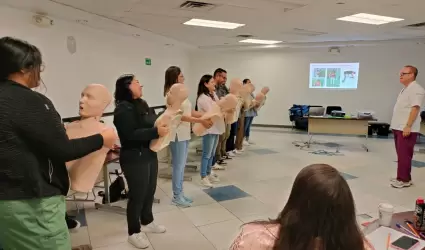 Brindan pl�ticas a j�venes estudiantes para prevenir accidentes viales