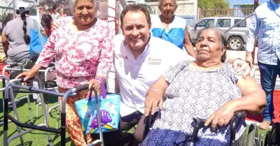 Servicios de salud en mega jornada residentes de zona Este de Tijuana