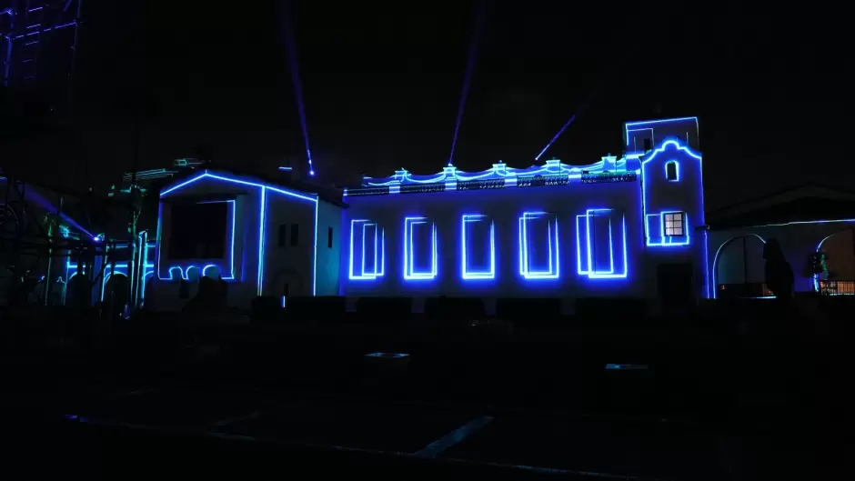 Proyecci�n del video mapping de la historia de Ensenada en el Riviera