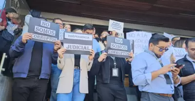 Trabajadores se manifiestan contra reforma al poder judicial en BC