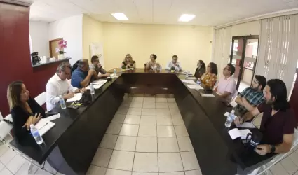 Sostiene Araceli Brown reuni�n con autoridades del Consulado de Estados Unidos