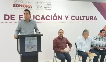 Froyl�n G�mez, secretario de Educaci�n