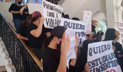 Manifestaci�n de alumnos de Psicolog�a de la Unison