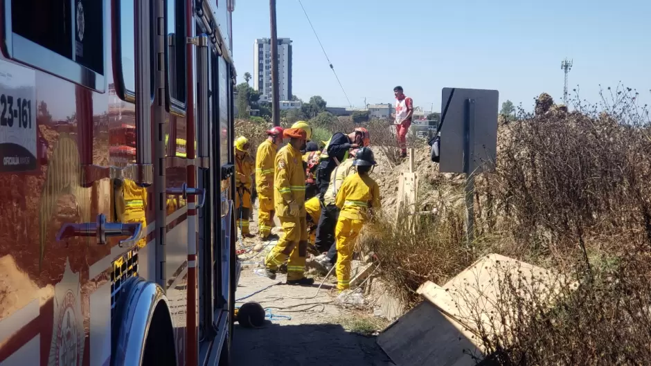 Trabajador fallece atrapado en derrumbe