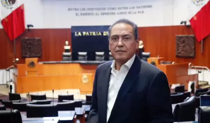 Manlio Fabio Beltrones se registr� como senador de la Rep�blica