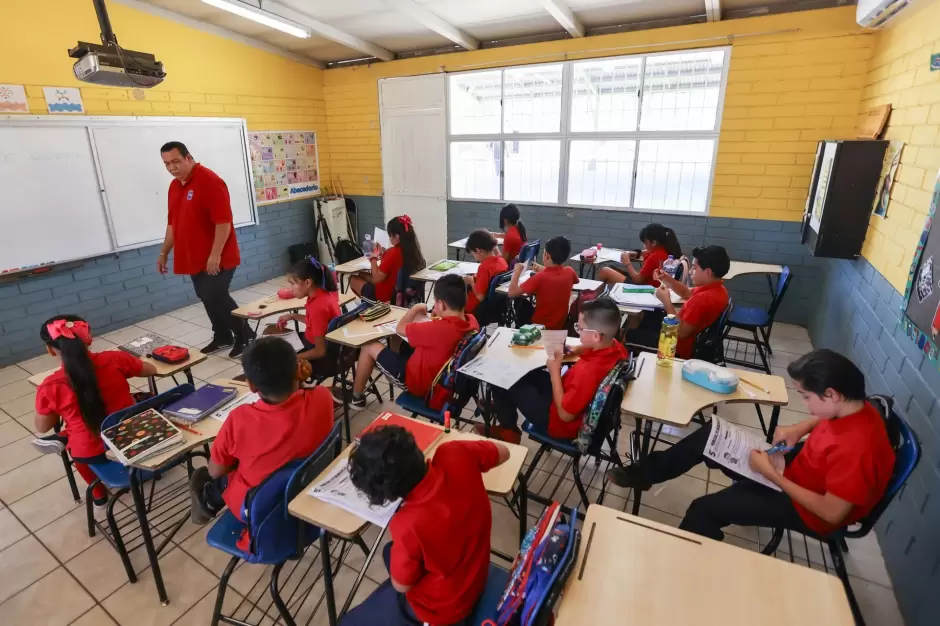 Arranca el regreso a clases con desayunos de "Pancita Llena Coraz�n Contento"
