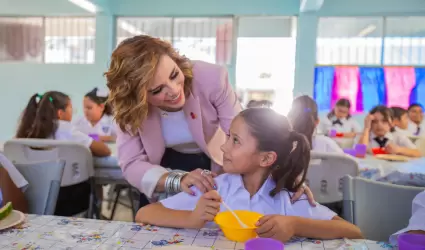 Arranca el regreso a clases con desayunos de "Pancita Llena Coraz�n Contento"