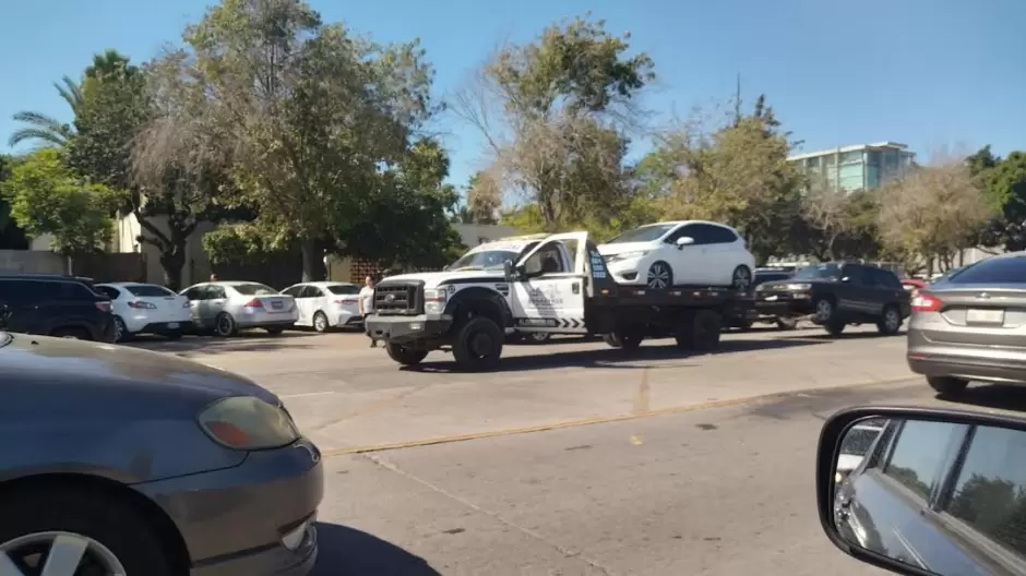 Denuncian bloqueo del estacionamiento en parque Benito Ju�rez por manifestantes