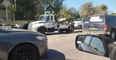 Denuncian bloqueo del estacionamiento en parque Benito Ju�rez por manifestantes