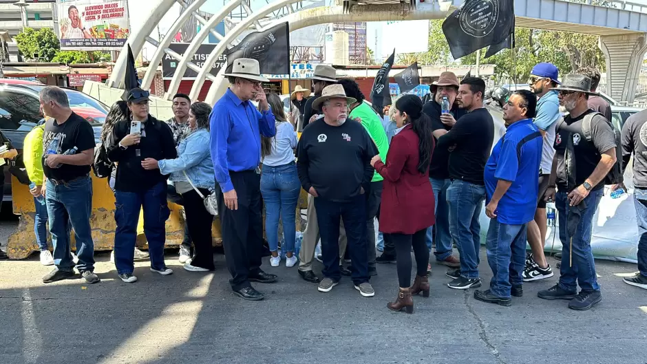 Maestros provocaron retrasos de una hora por bloqueos en la Sentri de San Ysidro