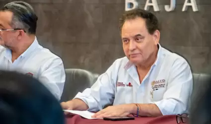 Secretario de Salud, J. Adri�n Medina Amarillas