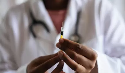 Las vacunas para adultos son vitales, pero muchos no saben cu�les necesitan ni c