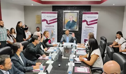 Instalan Comisi�n de Desarrollo Metropolitano