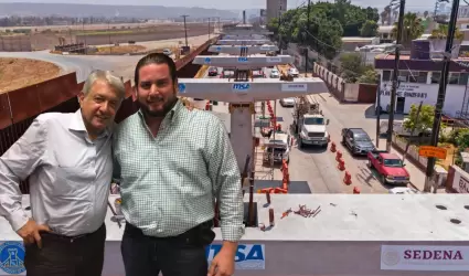 Ismael Burgue�o y Andr�s Manuel L�pez Obrador