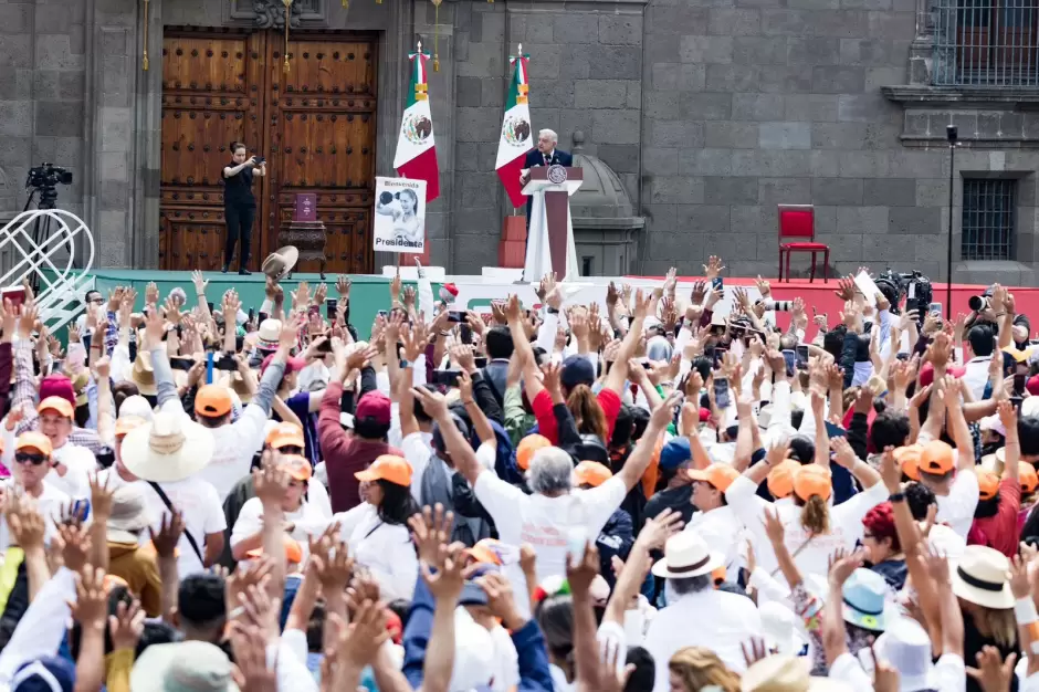 Andr�s Manuel L�pez Obrador, presenta en el Z�calo capitalino su sexto y �ltimo informe de gobierno.