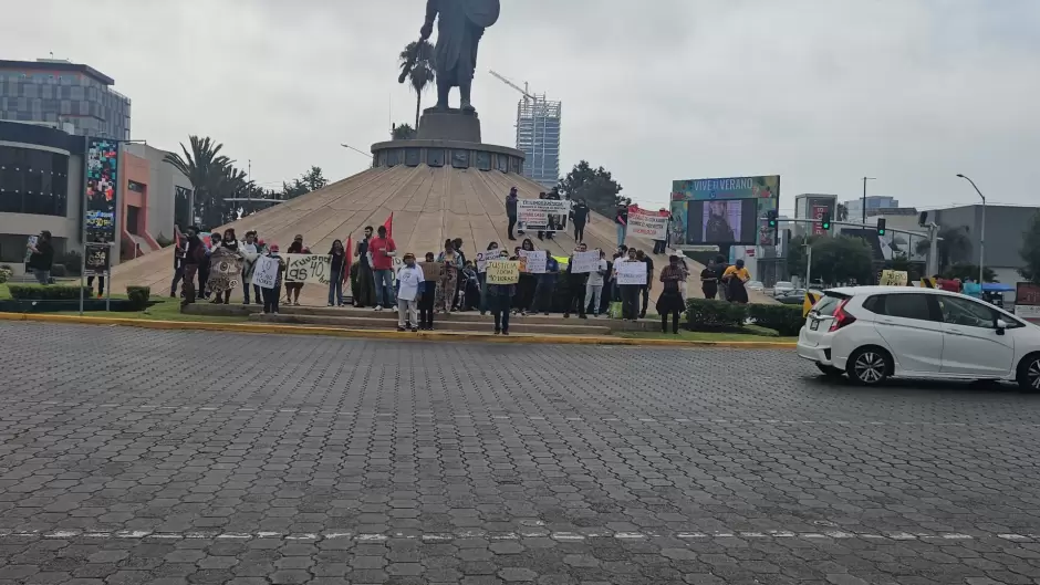 Se manifiestan en Tijuana para exigir a nueva legislatura reduzca la jornada laboral en M�xico