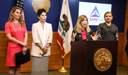 Firman acuerdo hist�rico por la justicia y la seguridad de las mujeres de Baja C
