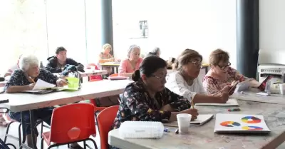 Pintura y expresi�n corporal para adultos mayores con "Vivan los abuelos" en CEA