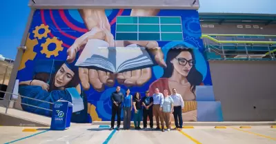 Develan mural sobre "Oportunidades" para j�venes en la educaci�n