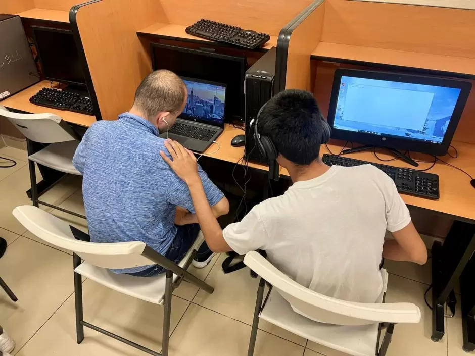 Biblioteca p�blica central estatal cuenta con cursos para personas con discapacidad visual
