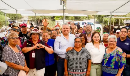 Entrega alcalde m�s de 300 apoyos sociales en la colonia 89