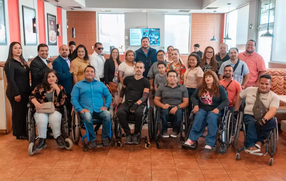 Lderes con capacidades diferentes se renen con Ismael Burgueo para construir un futuro inclusivo