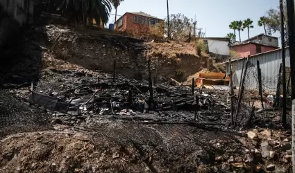 Explosi�n de mina de gas habr�a provocado incendio que destruy� por completo cas