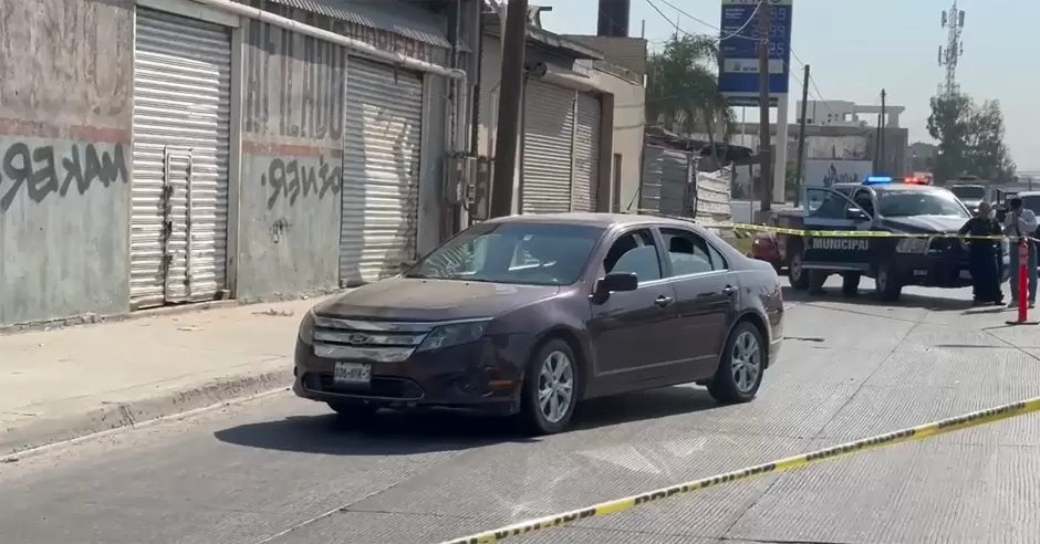 Mujer es atacada a balazos mientras conduca sobre la Va Rpida Oriente