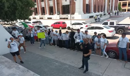 Manifestantes contra la reforma judicial acuden la Congreso