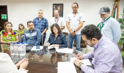Firma del contrato colectivo de trabajo 2024 entre CESPM y Sindicato de Bur�crat