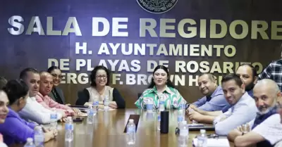 Se rene presidenta municipal Alejandra Padilla Orozco con alcaldesa electa Roci