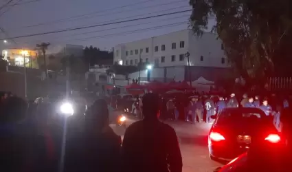 Familiares de Servando montaron campamento en f�brica tras un mes de su desapari