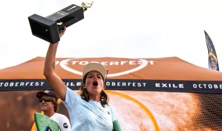 Isabel Blanco, bicampeona mundial de Skimboard