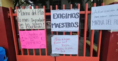 Contina toma de planteles escolares de Tijuana por falta de maestros