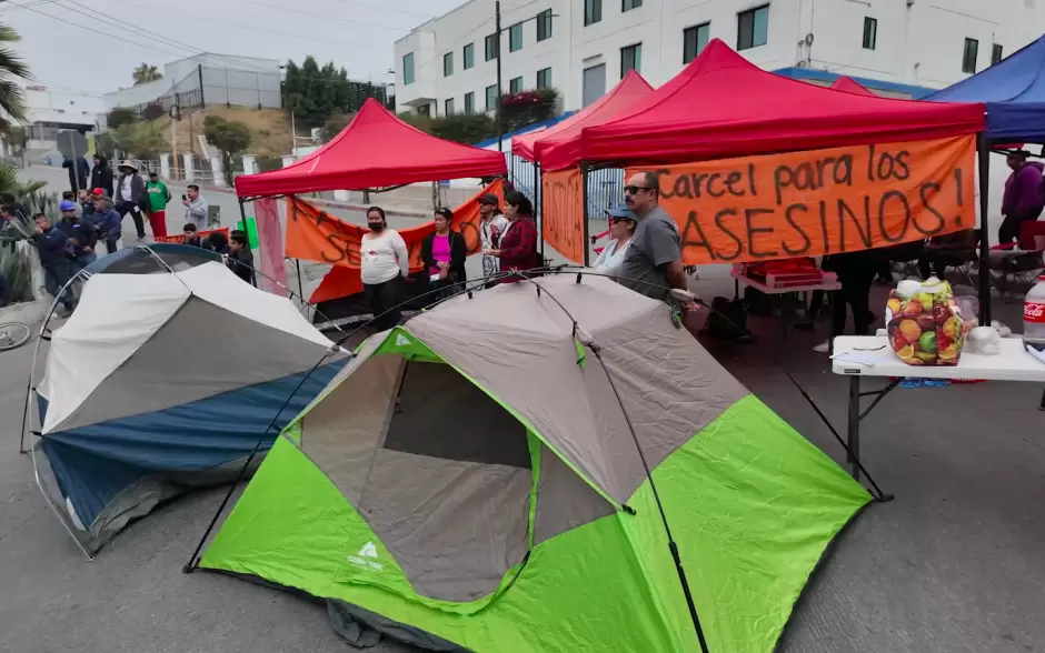 Campamento al exterior de la empresa Prime Wheel